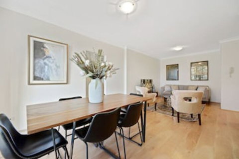 HomeHotel Luxury Close To Train Station - Northern Rivers Accommodation 0