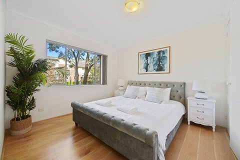 HomeHotel Luxury Close To Train Station - Northern Rivers Accommodation 1