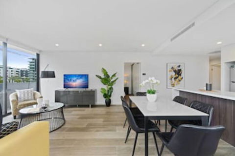 HomeHotel Luxury & Contemporary Apt - Northern Rivers Accommodation 0
