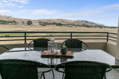 Front 9 Then Dine 3 / 61 St. Andrews Boulevard - Northern Rivers Accommodation 0