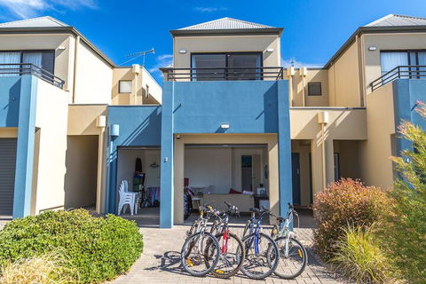 Front 9 Then Dine 3 / 61 St. Andrews Boulevard - Northern Rivers Accommodation 3