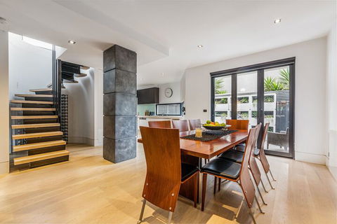Luxury Designer Townhouse Parking - Northern Rivers Accommodation 5