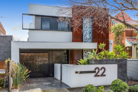 Luxury Designer Townhouse Parking - Northern Rivers Accommodation 0