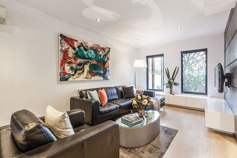 Luxury Designer Townhouse Parking - Northern Rivers Accommodation 3