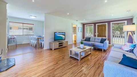 Loch Retreat 550m TO Town - Northern Rivers Accommodation 6