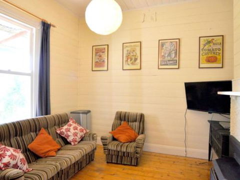 MY Fair Lady External Bathroom PET Friendly - Northern Rivers Accommodation 2
