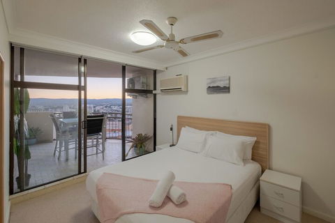 Heart Of Surfers Paradise Ocean Views - Northern Rivers Accommodation 6