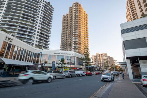 Heart Of Surfers Paradise Ocean Views - Northern Rivers Accommodation 1