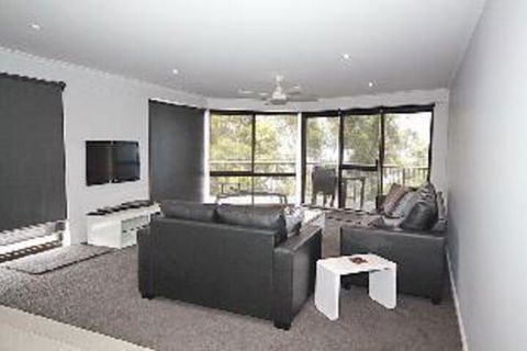 Skyline Unit 8 / 12 Thurlow Avenue - Northern Rivers Accommodation 2