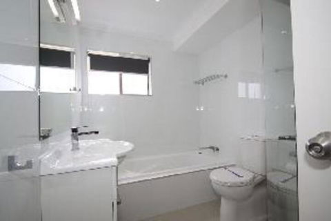 Skyline Unit 8 / 12 Thurlow Avenue - Northern Rivers Accommodation 3