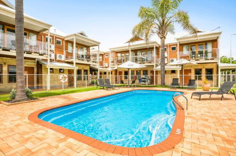Royal Palms Resort - Northern Rivers Accommodation 0