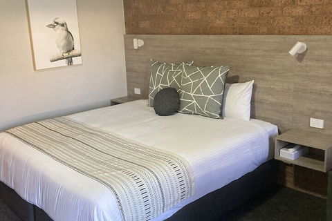 Hamilton's Henry Parkes Motor Inn, Parkes - Northern Rivers Accommodation 4