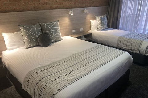 Hamilton's Henry Parkes Motor Inn, Parkes - Northern Rivers Accommodation 1