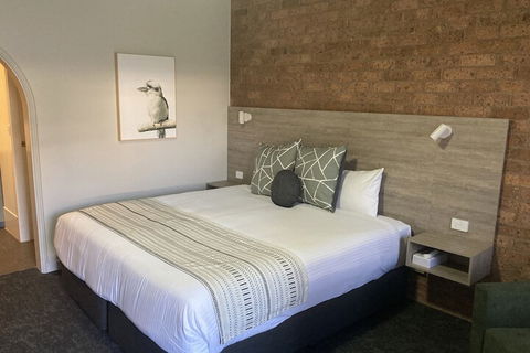 Hamilton's Henry Parkes Motor Inn, Parkes - Northern Rivers Accommodation 7