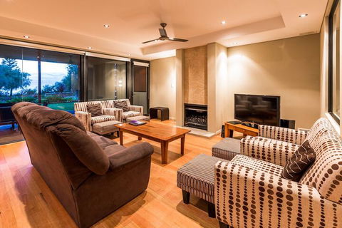 Regency Beach Club - Northern Rivers Accommodation 4
