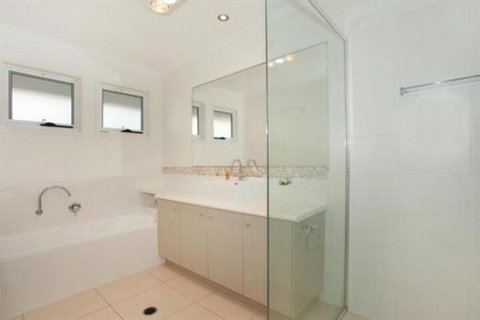 60 Beachway Parade Marcoola 500 BOND Linen Supplied - Northern Rivers Accommodation 2