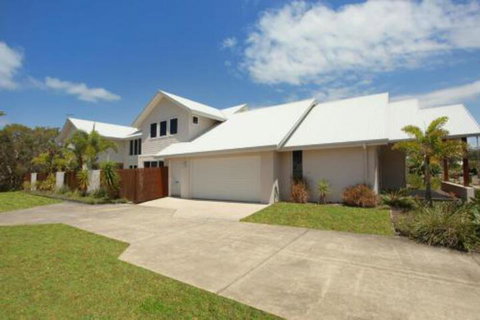 60 Beachway Parade Marcoola 500 BOND Linen Supplied - Northern Rivers Accommodation 0