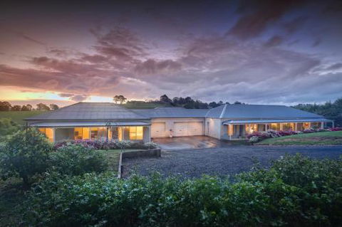 Emerald Lodge - Northern Rivers Accommodation 4