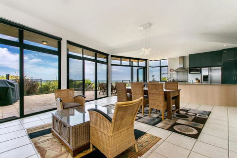 A SWEET ESCAPE Above Byron - Northern Rivers Accommodation 6