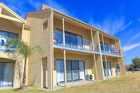 The Marina Hotel - Northern Rivers Accommodation 1