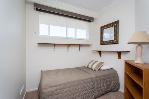 Kirra Beach Apartments - Northern Rivers Accommodation 6