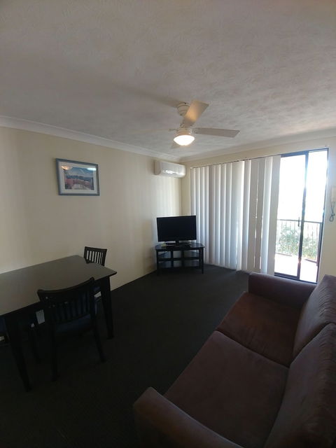 Chevron Palms Holiday Apartments - Northern Rivers Accommodation 5