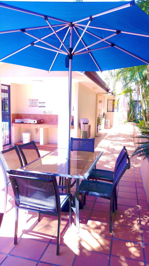 Chevron Palms Holiday Apartments - Northern Rivers Accommodation 4