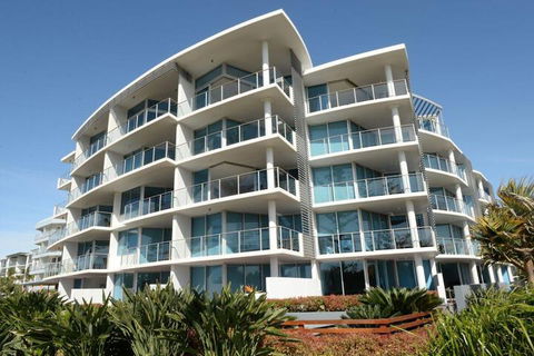 Manta Bargara Resort - Northern Rivers Accommodation 1