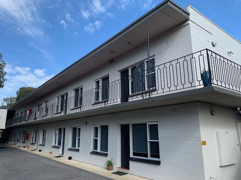 Hello Adelaide Motel And Apartments - Northern Rivers Accommodation 0