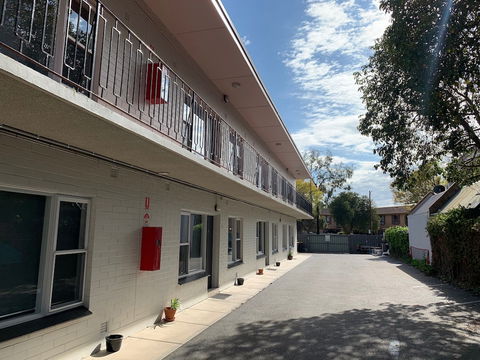 Hello Adelaide Motel And Apartments - Northern Rivers Accommodation 5