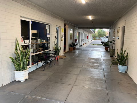 Hello Adelaide Motel And Apartments - Northern Rivers Accommodation 4