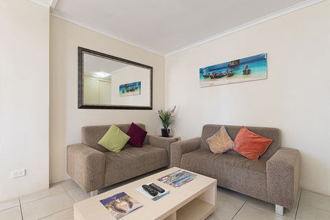 Carlton Apartments - Northern Rivers Accommodation 6