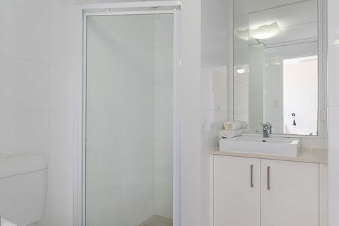 Carlton Apartments - Northern Rivers Accommodation 4