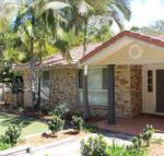 FRANGIPANI BEACH HOUSE PET FRIENDLY 22 Belbourie Cres Boomerang Beach - Northern Rivers Accommodation