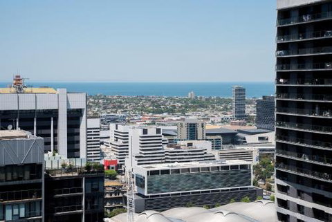Gorgeous CBD Apartment With Bay View! - Northern Rivers Accommodation 4