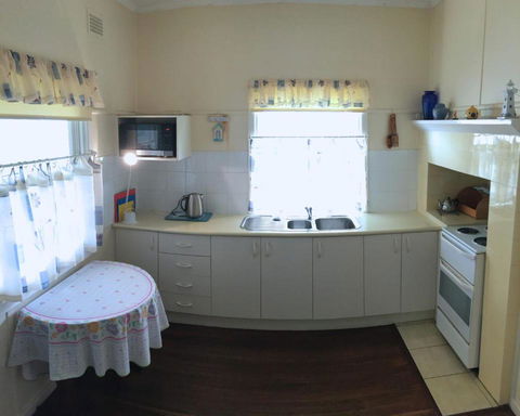 Lorikeet Retreat 11 Hodgson Street - Northern Rivers Accommodation 4