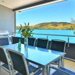 Villa 4 The Edge On Hamilton Island Waterfront High Ceilings Modern Amenities Plus Buggy - Northern Rivers Accommodation 0