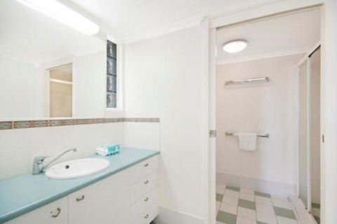 Sunshine Cove Across The Road From The Beach - Northern Rivers Accommodation 4