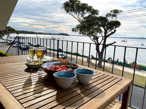 6 SHOAL TOWERS 11 SHOAL BAY RD STUNNING WATER VIEWS & PERFECT LOCATION - Northern Rivers Accommodation 5