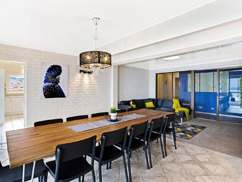 The Bay 25 Wallawa Rd Huge Home With Aircon Spectacular Views & Chromecast - Northern Rivers Accommodation 3