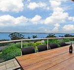 The Bay 25 Wallawa Rd huge home with aircon spectacular views  chromecast - Northern Rivers Accommodation