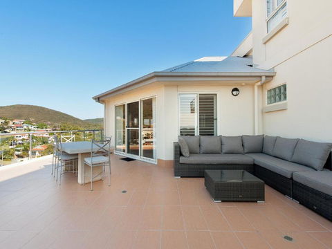 Views Views & More Views Sub Penthouse In Shoal Bay - Northern Rivers Accommodation 4