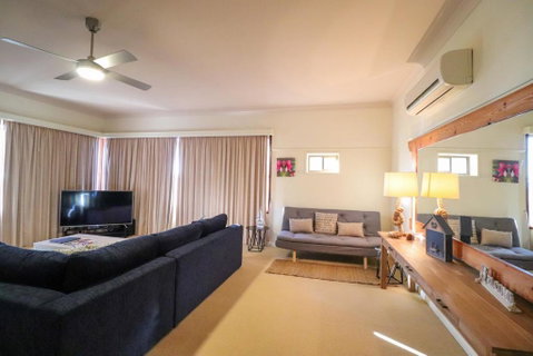 A Reflection On The Lake - Northern Rivers Accommodation 4