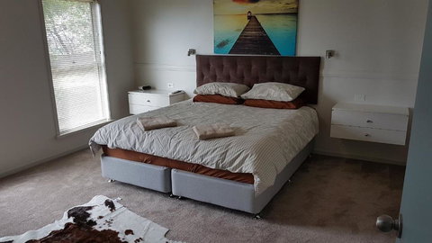 505 CONROD STRAIGHT MOUNT PANORAMA - Northern Rivers Accommodation 2