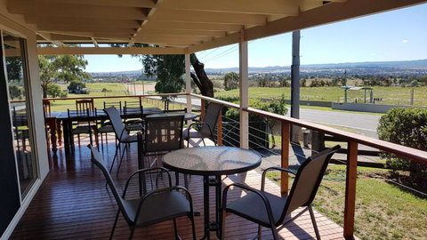 505 CONROD STRAIGHT MOUNT PANORAMA - Northern Rivers Accommodation 6