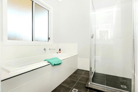 High Tide Wallaroo Beachfront Property Pet Friendly - Northern Rivers Accommodation 2