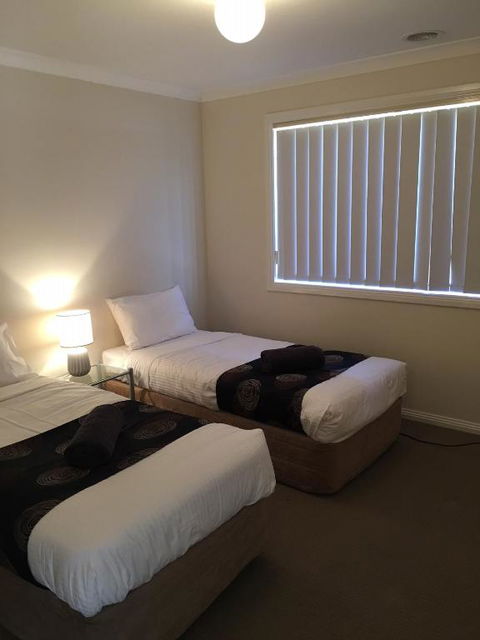 Melton Apartments - Northern Rivers Accommodation 1