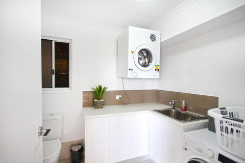 STUNNING HOME WITH SPECTACULAR VIEWS & CLOSE TO THE BEACH - Northern Rivers Accommodation 7