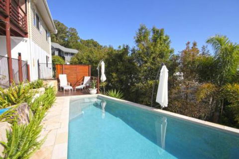 STUNNING HOME WITH SPECTACULAR VIEWS & CLOSE TO THE BEACH - Northern Rivers Accommodation 0