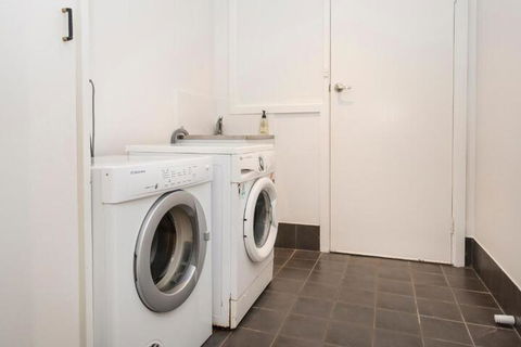 Eagle Bay Beach House - Northern Rivers Accommodation 7